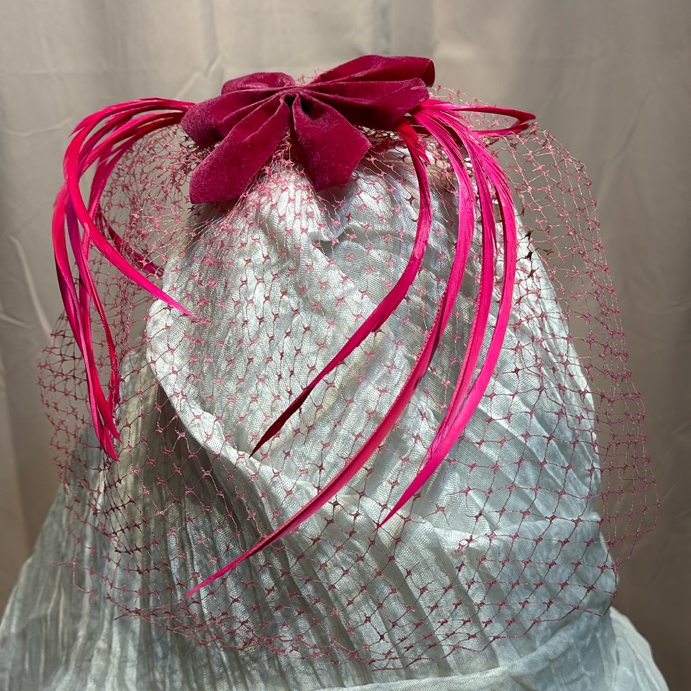 💕1960’s Hot Pink Fascinator with net